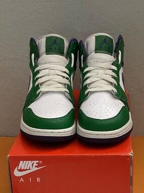Jordan 1 Mid Green Toe (GS) BOY Size US - 6Y / EUR - 38.5